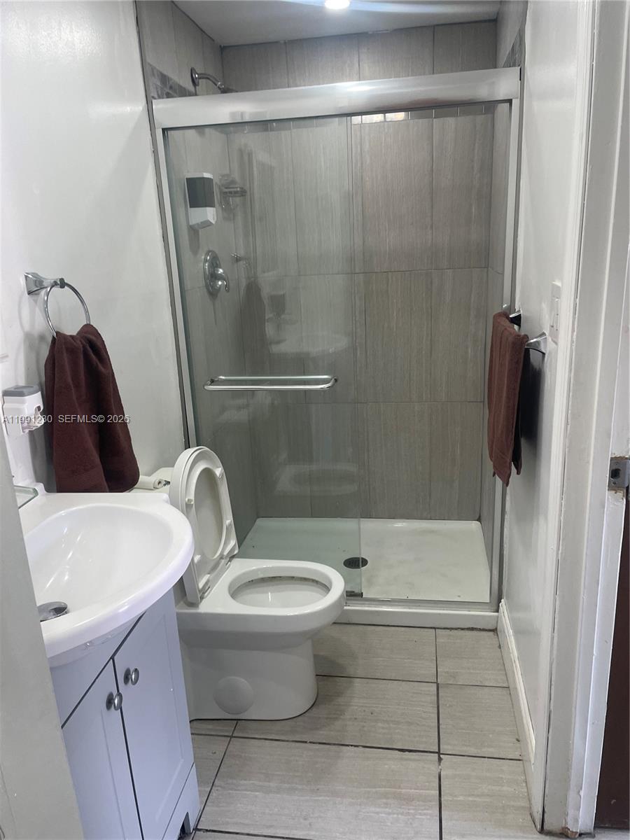 HOLLYWOOD LITTLE RANCHES - Residential