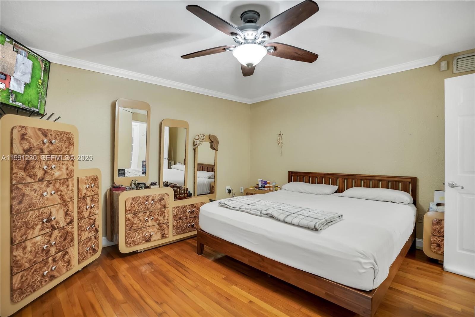 HOLLYWOOD LITTLE RANCHES - Residential