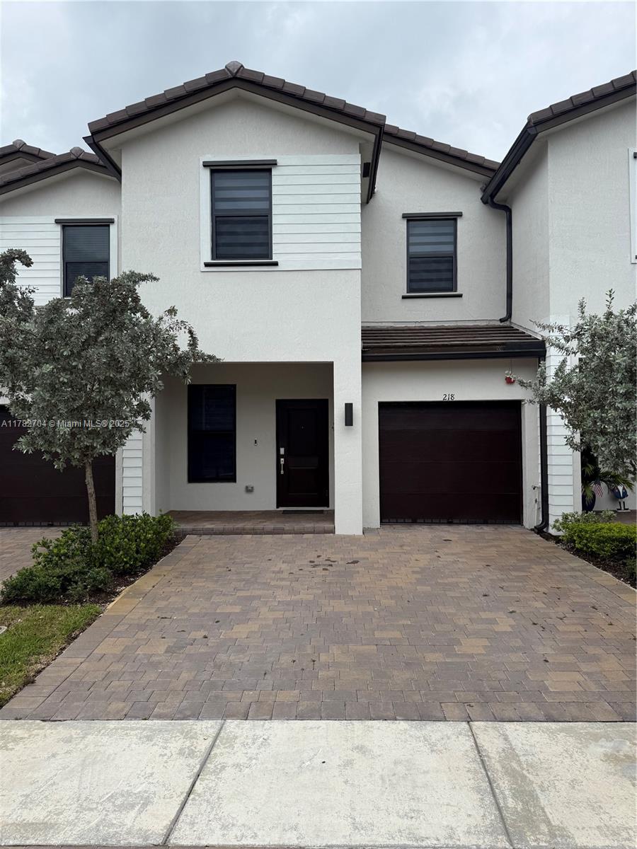Rental Property at 218 Sw 159th Ct, Pembroke Pines, Miami-Dade County, Florida - Bedrooms: 3 
Bathrooms: 3  - $3,800 MO.
