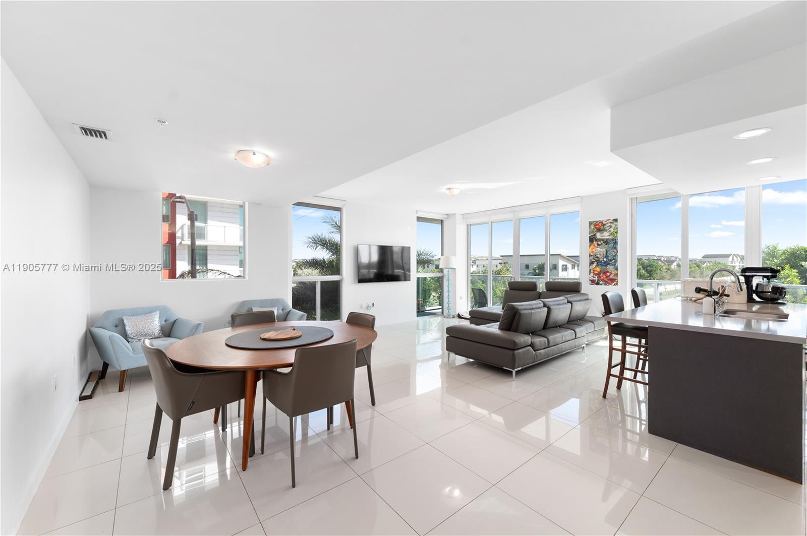 GRAND BAY COMMONS SOUTH - Residential Lease