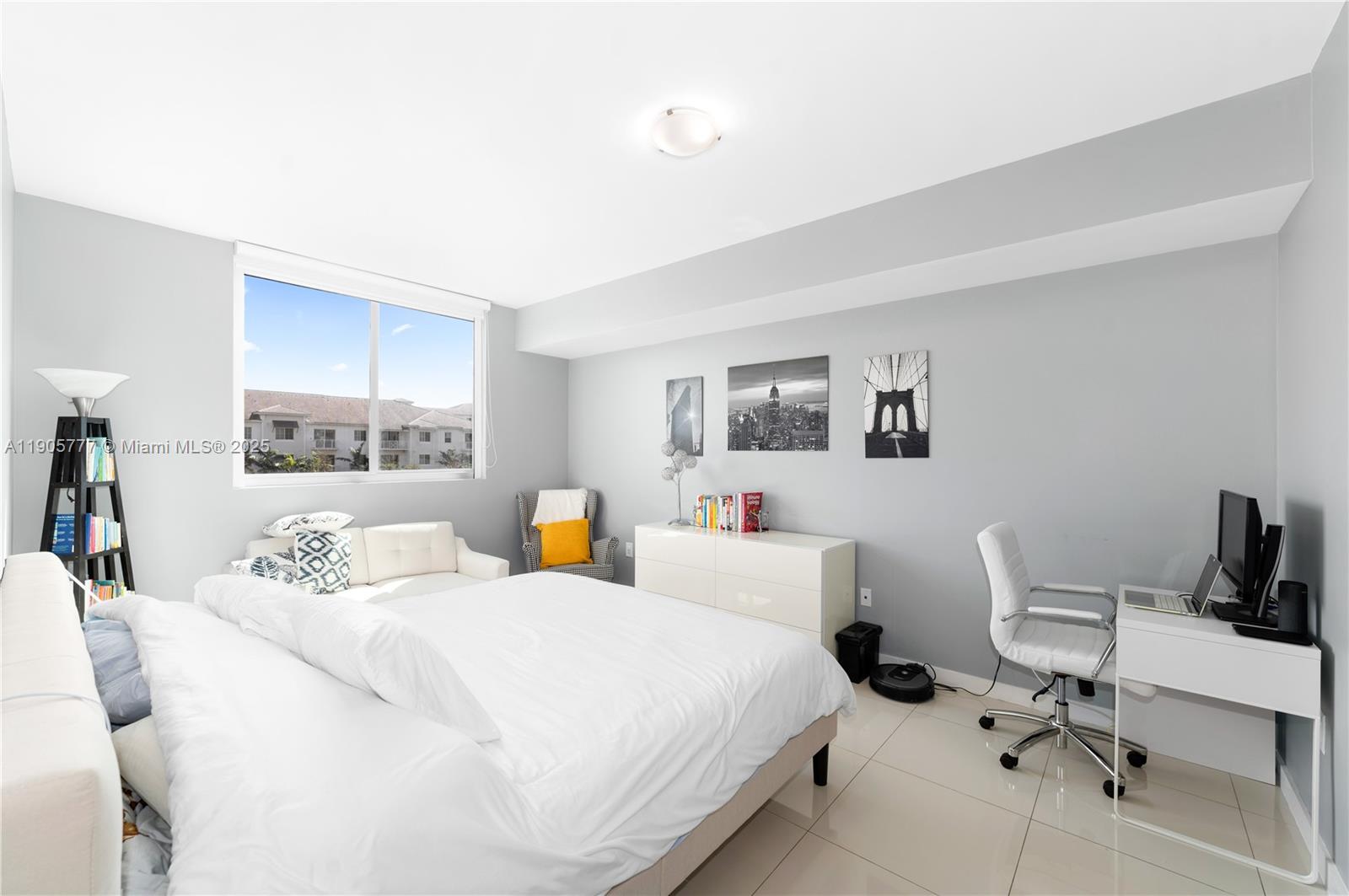 GRAND BAY COMMONS SOUTH - Residential Lease