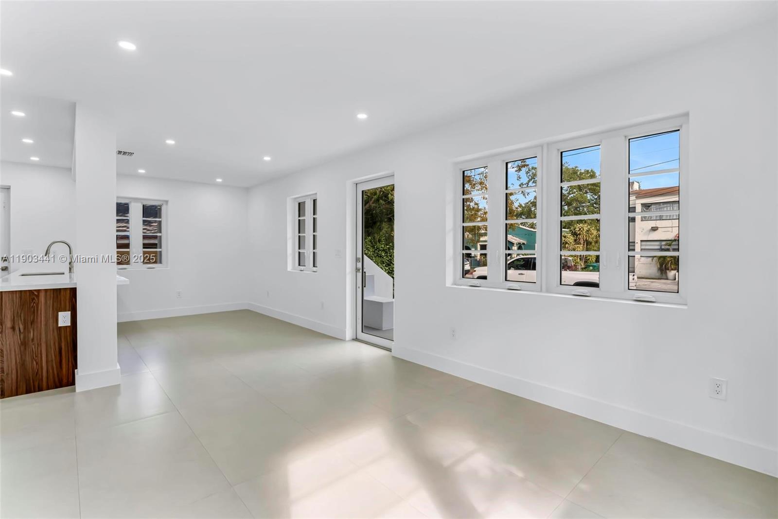 NORTH GATE - Residential Lease