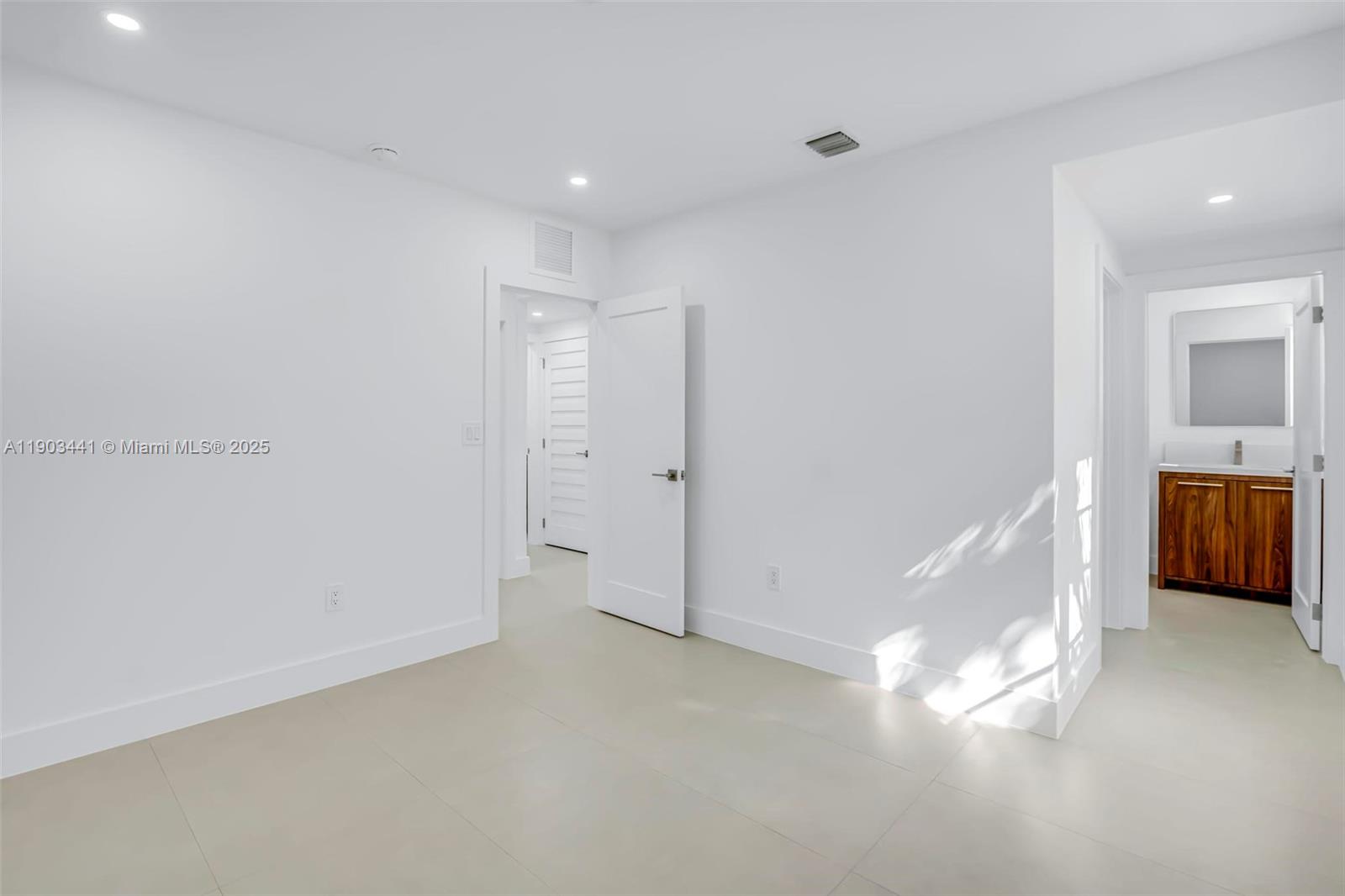 NORTH GATE - Residential Lease