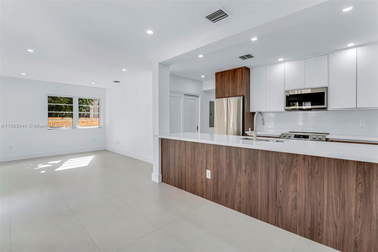 NORTH GATE - Residential Lease