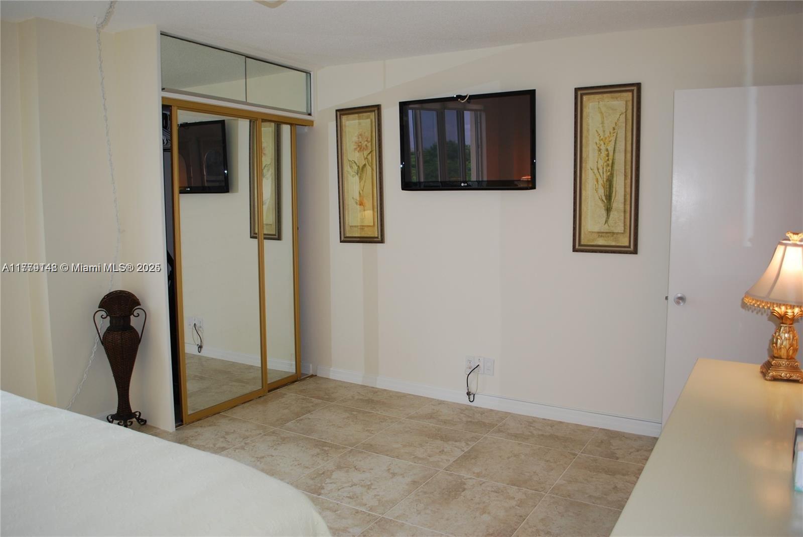 MAYAN TOWERS CONDO I - Residential Lease