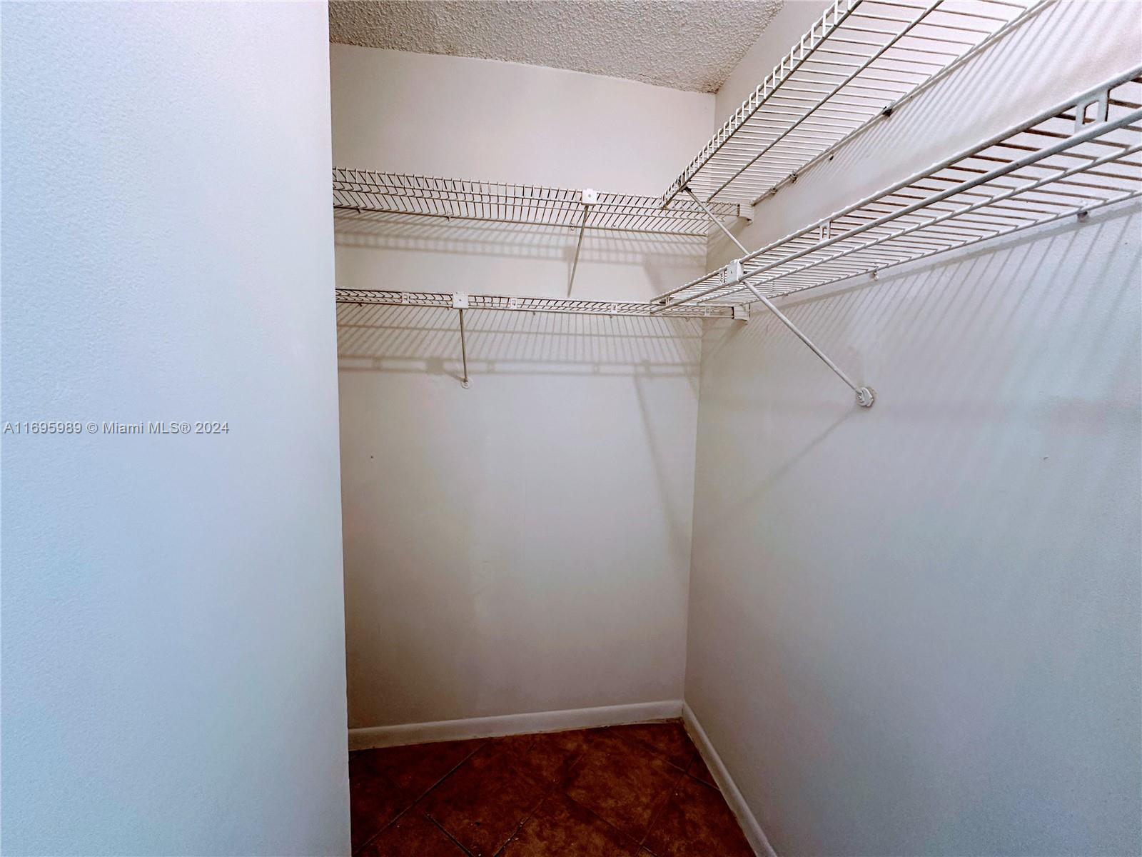 HERITAGE CIRCLE CONDO - Residential