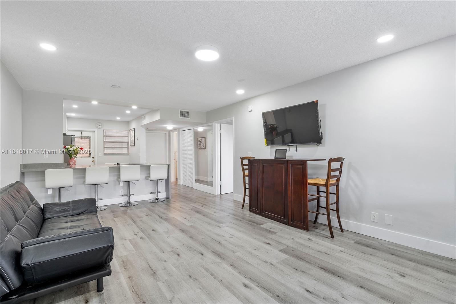 215 SE 3rd Ave 303B
