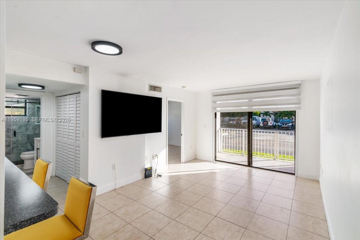 FONTAINEBLEAU GARDENS CON - Residential