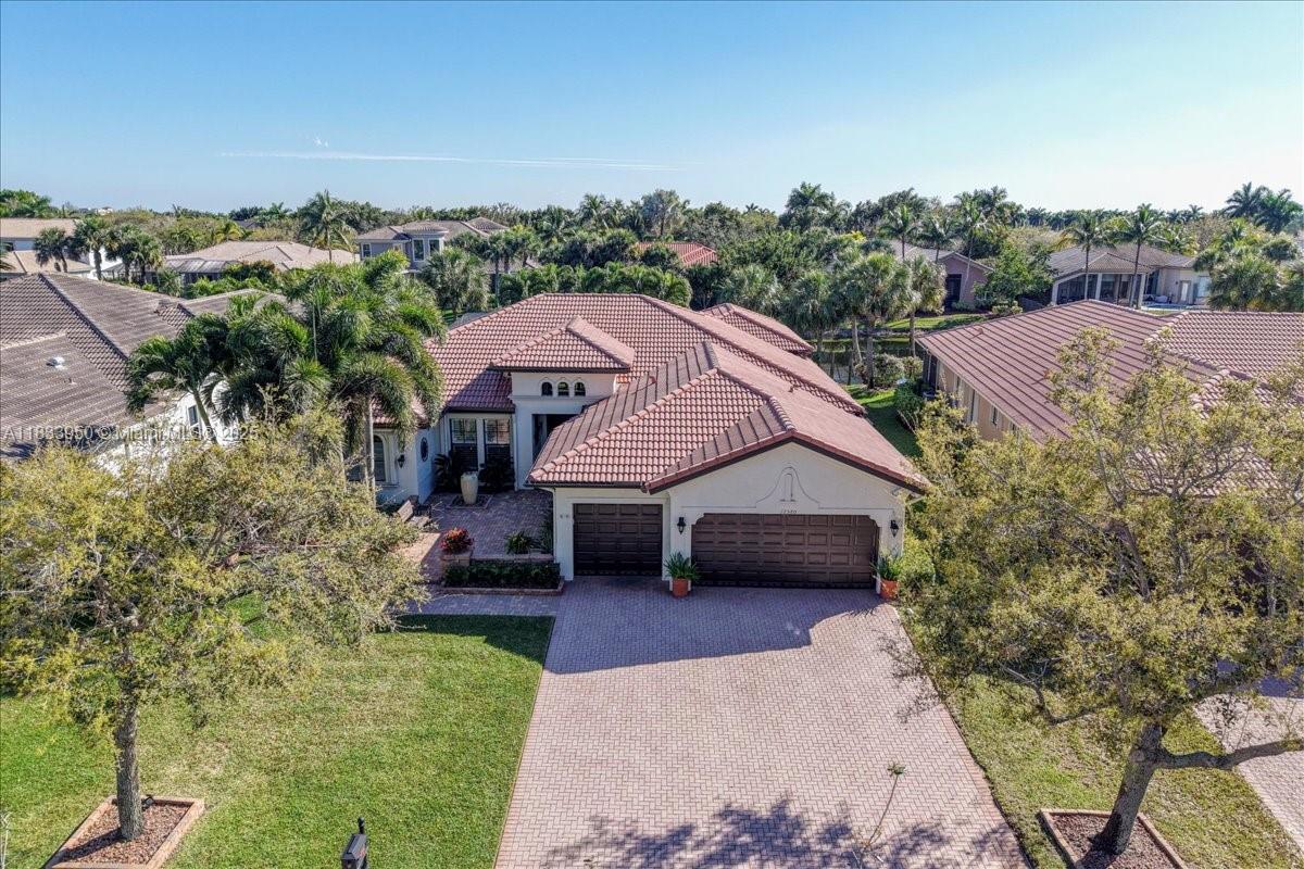 12580 NW 76th St