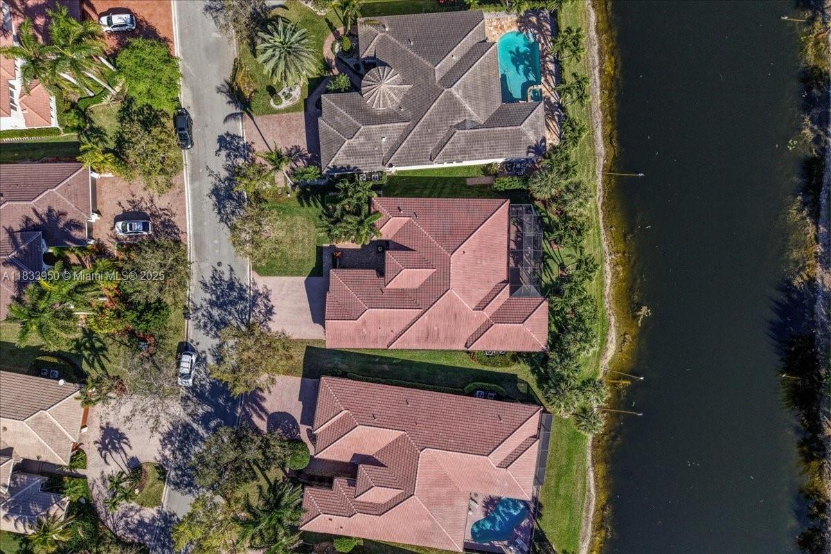12580 NW 76th St