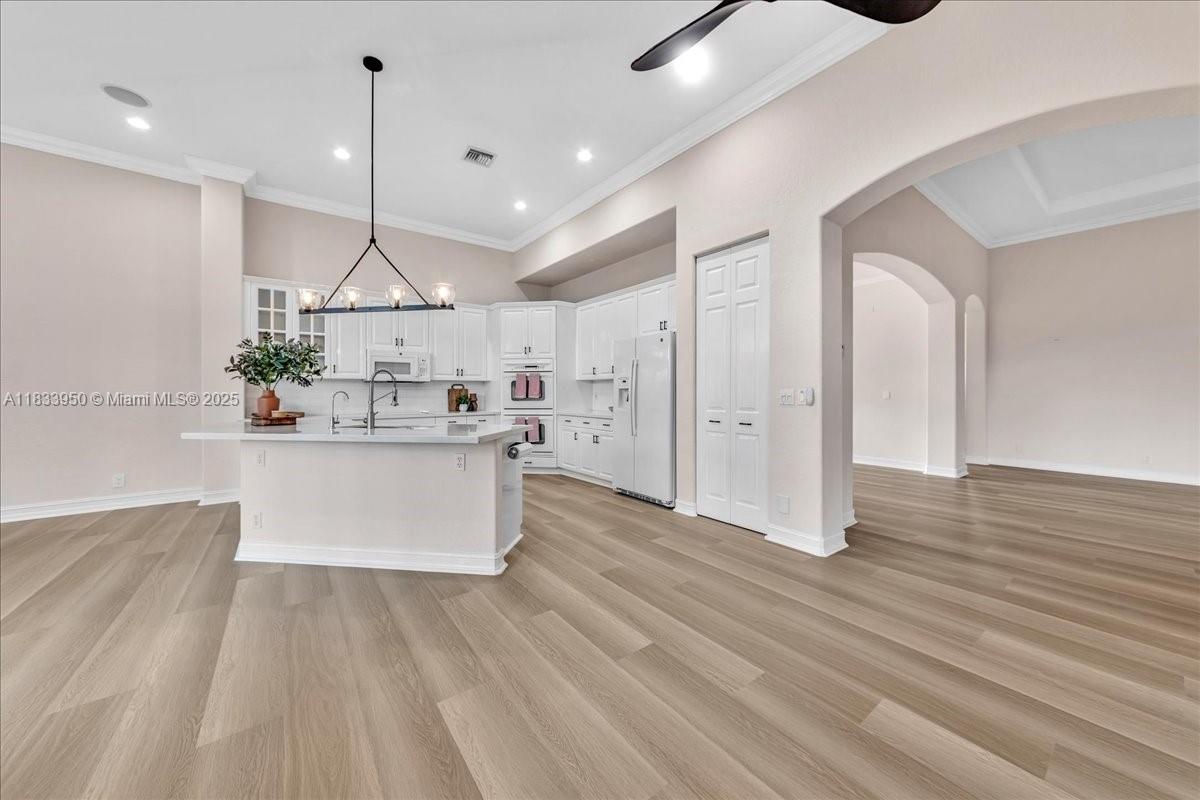 12580 NW 76th St