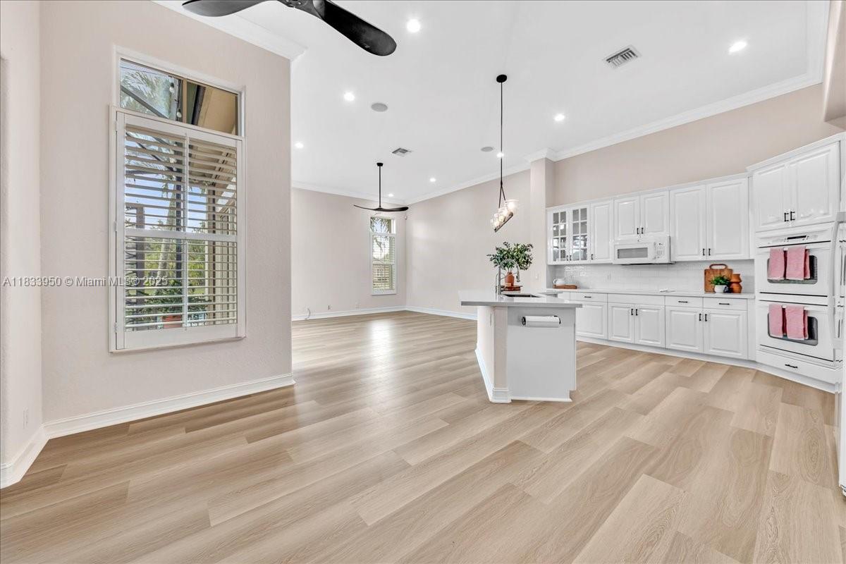12580 NW 76th St