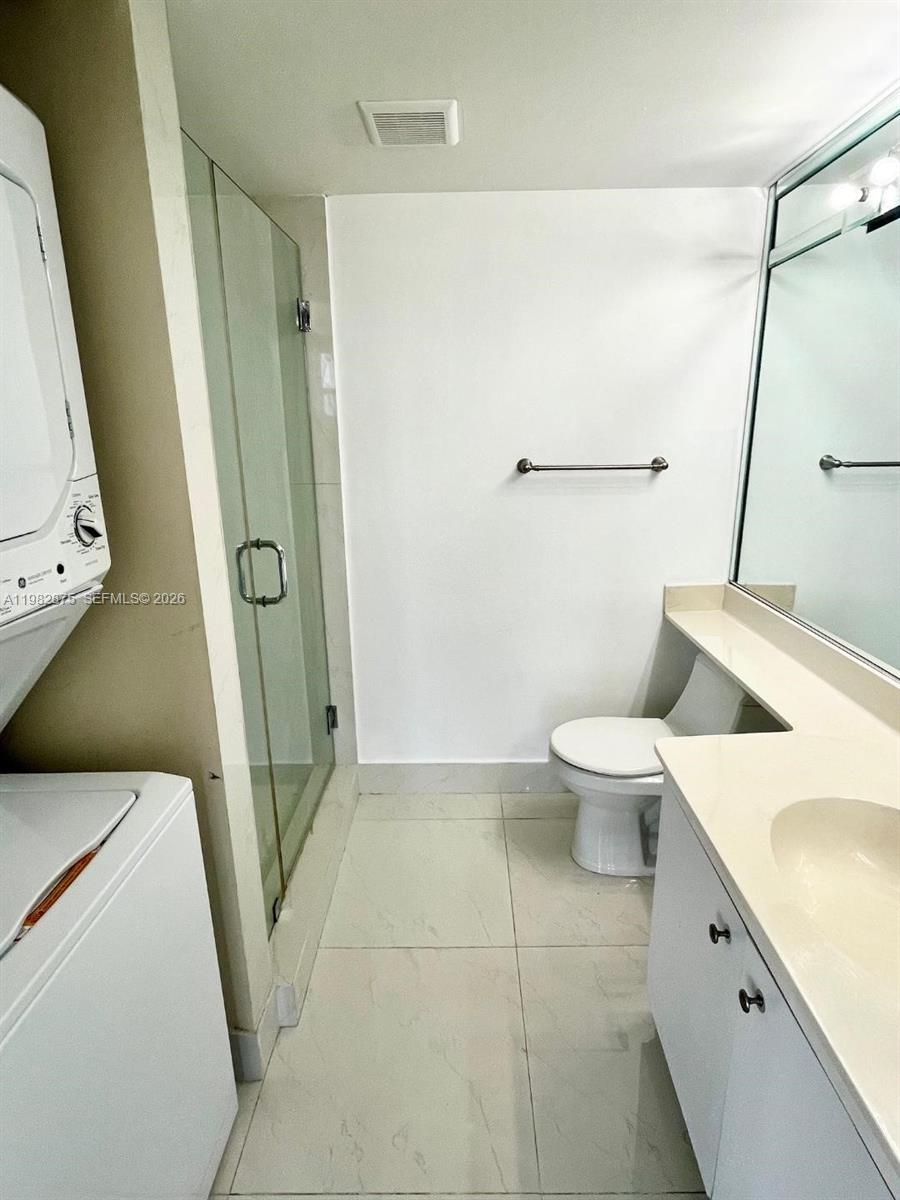 TOWERS OF QUAYSIDE CONDO - Residential Lease