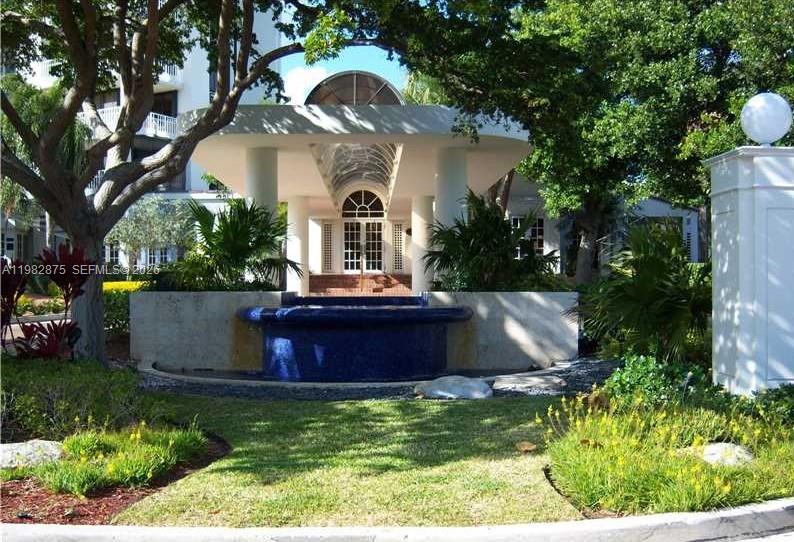 TOWERS OF QUAYSIDE CONDO - Residential Lease