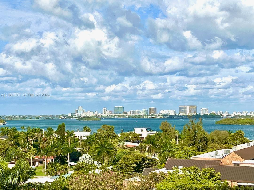 TOWERS OF QUAYSIDE CONDO - Residential Lease