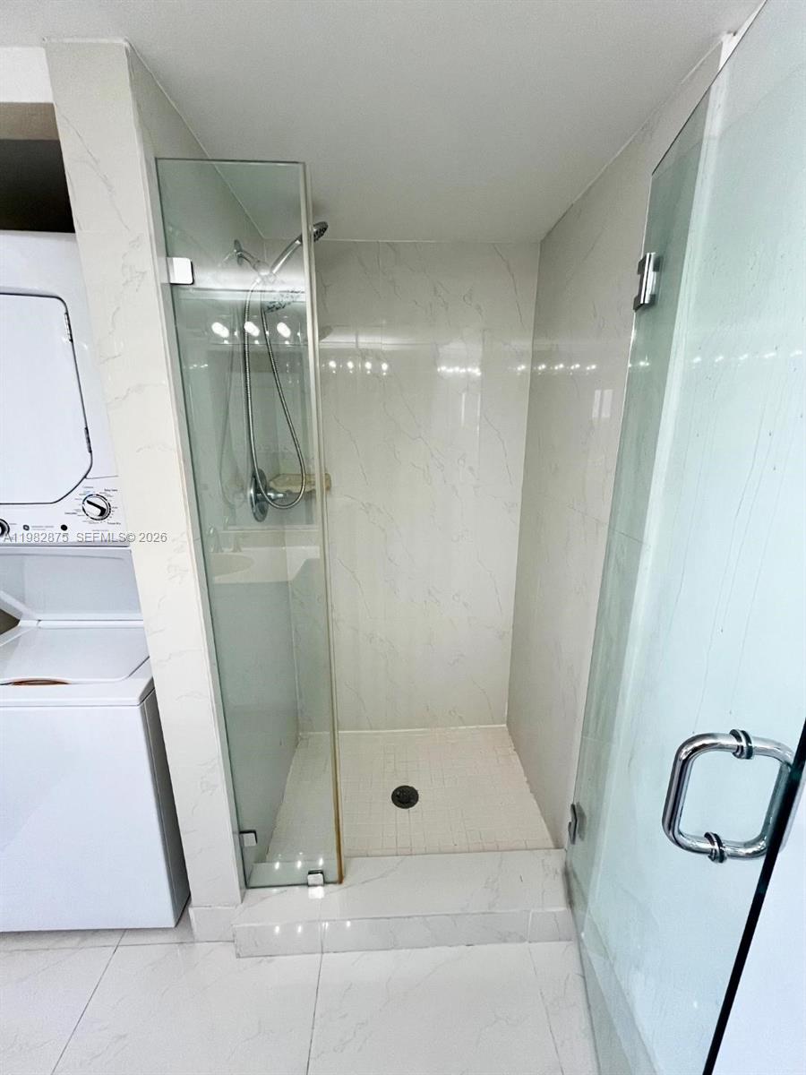 TOWERS OF QUAYSIDE CONDO - Residential Lease