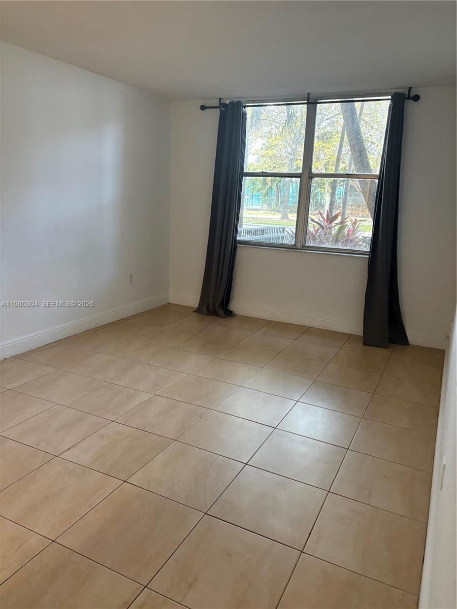 BAYVIEW PALMS CONDO - Residential Lease