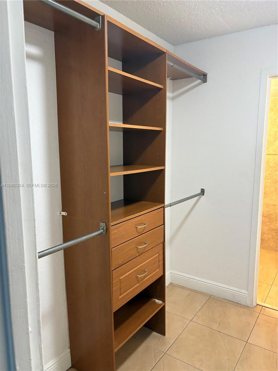 BAYVIEW PALMS CONDO - Residential Lease