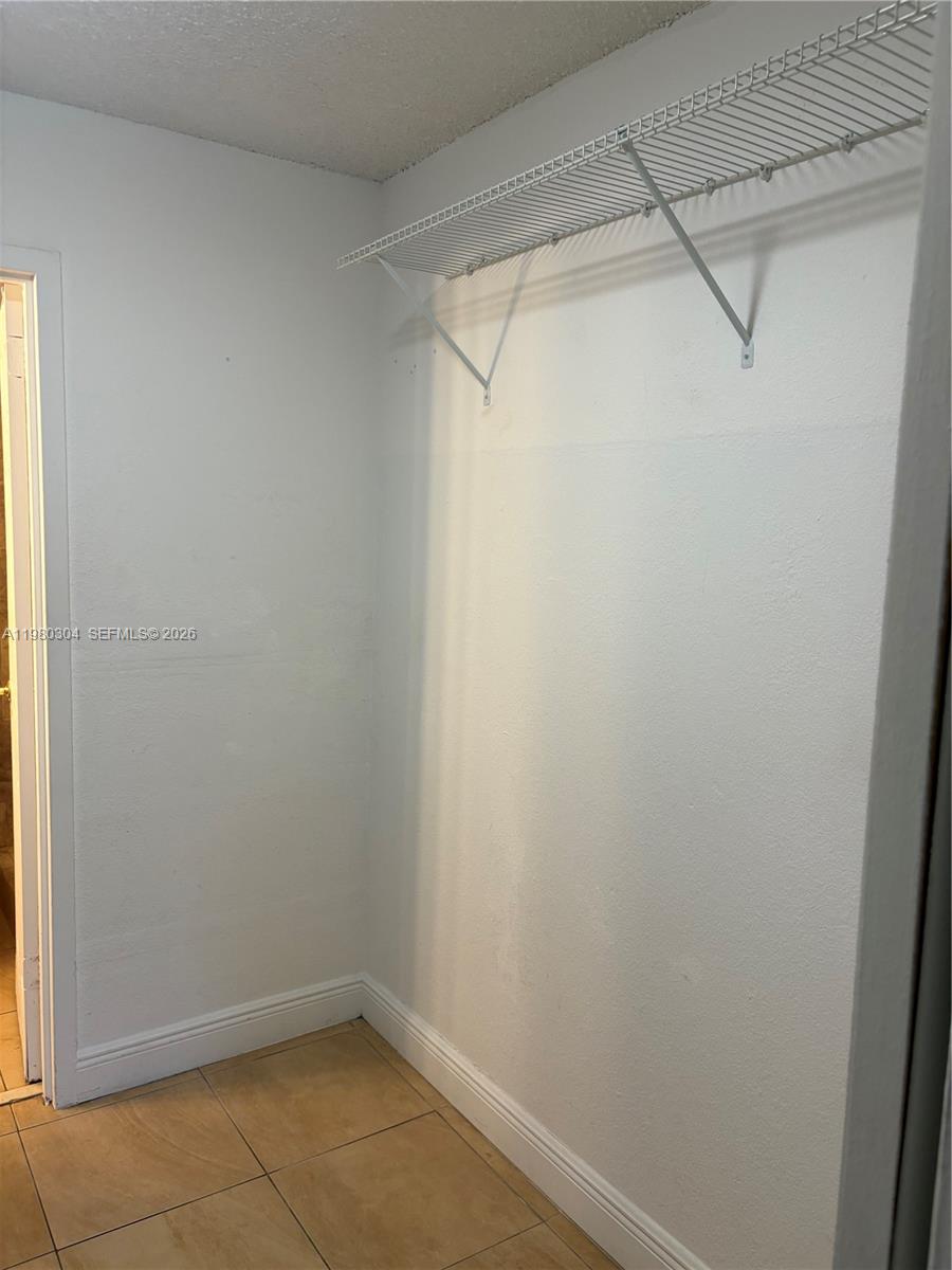 BAYVIEW PALMS CONDO - Residential Lease