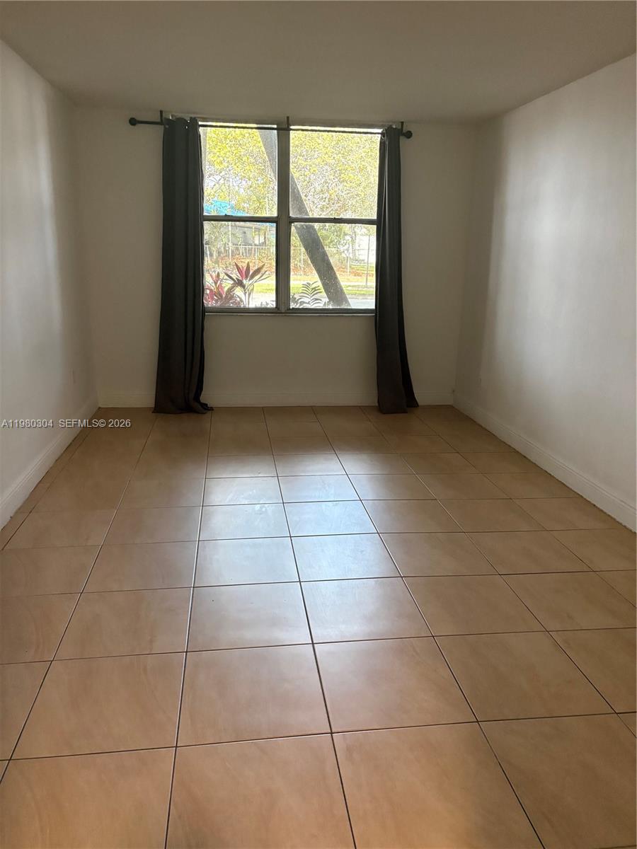 BAYVIEW PALMS CONDO - Residential Lease