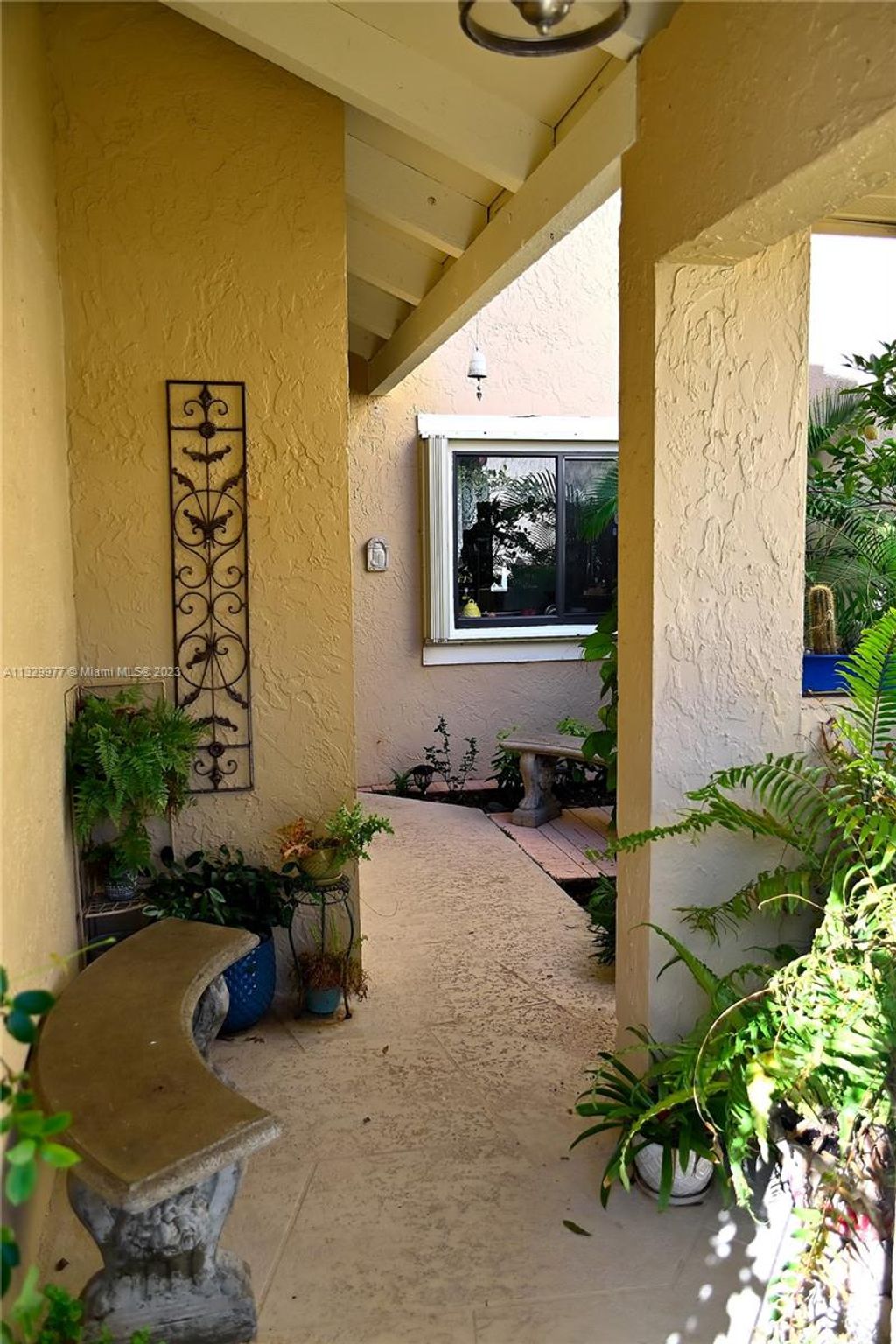 Photo of 829 Windermere Way, Palm Beach Gardens, FL 33418 (MLS # A11329977)