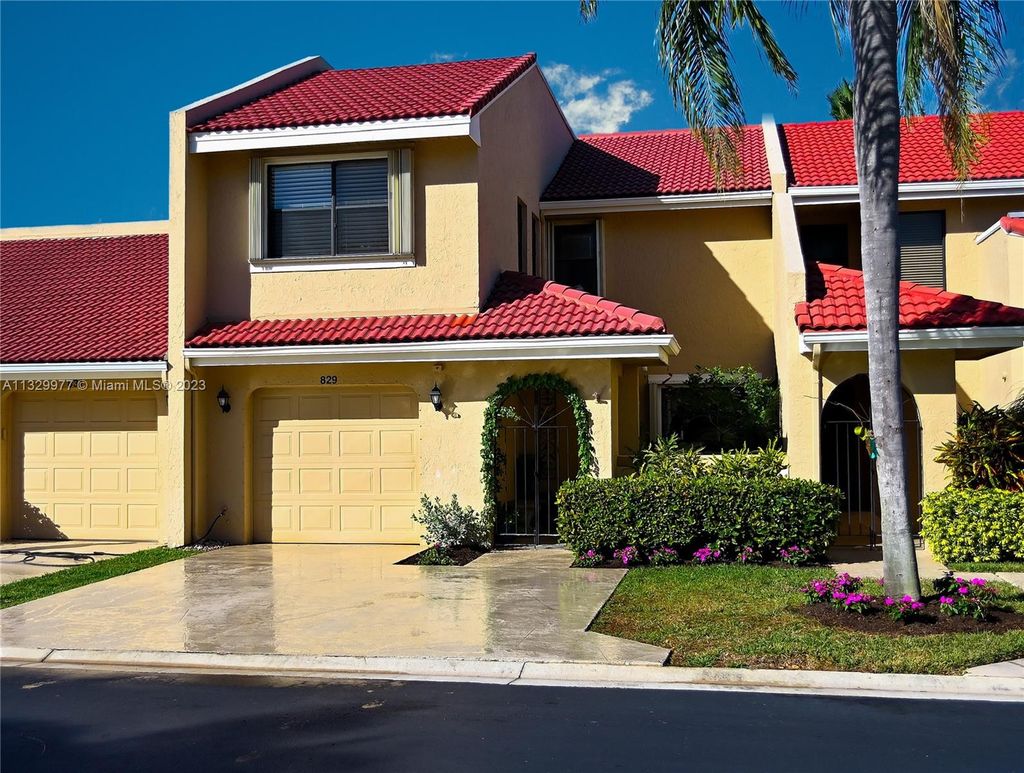 Photo of 829 Windermere Way, Palm Beach Gardens, FL 33418 (MLS # A11329977)