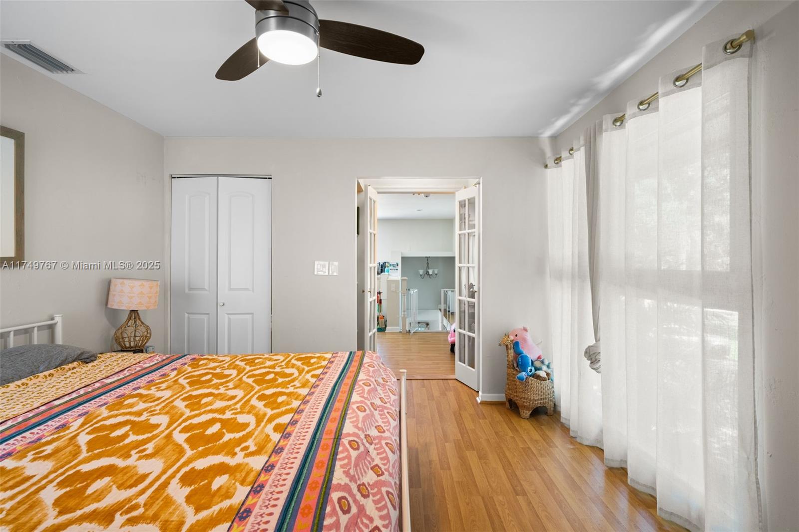 HOLLYWOOD LAKES SECTION - Residential