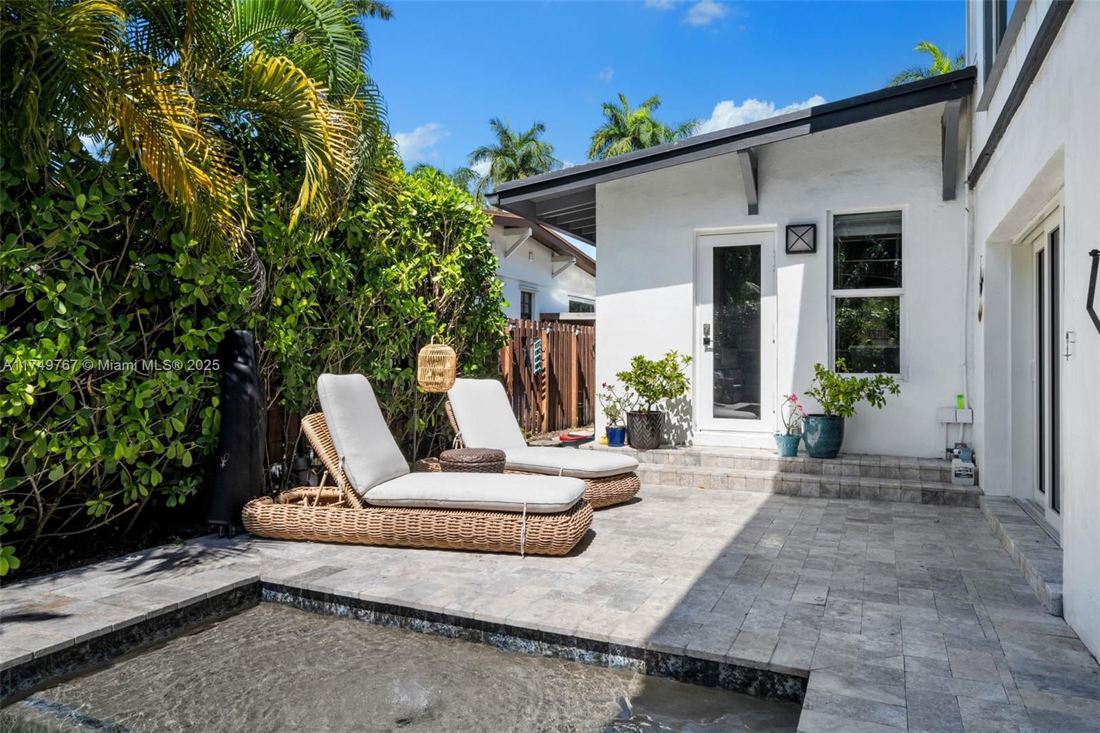 HOLLYWOOD LAKES SECTION - Residential