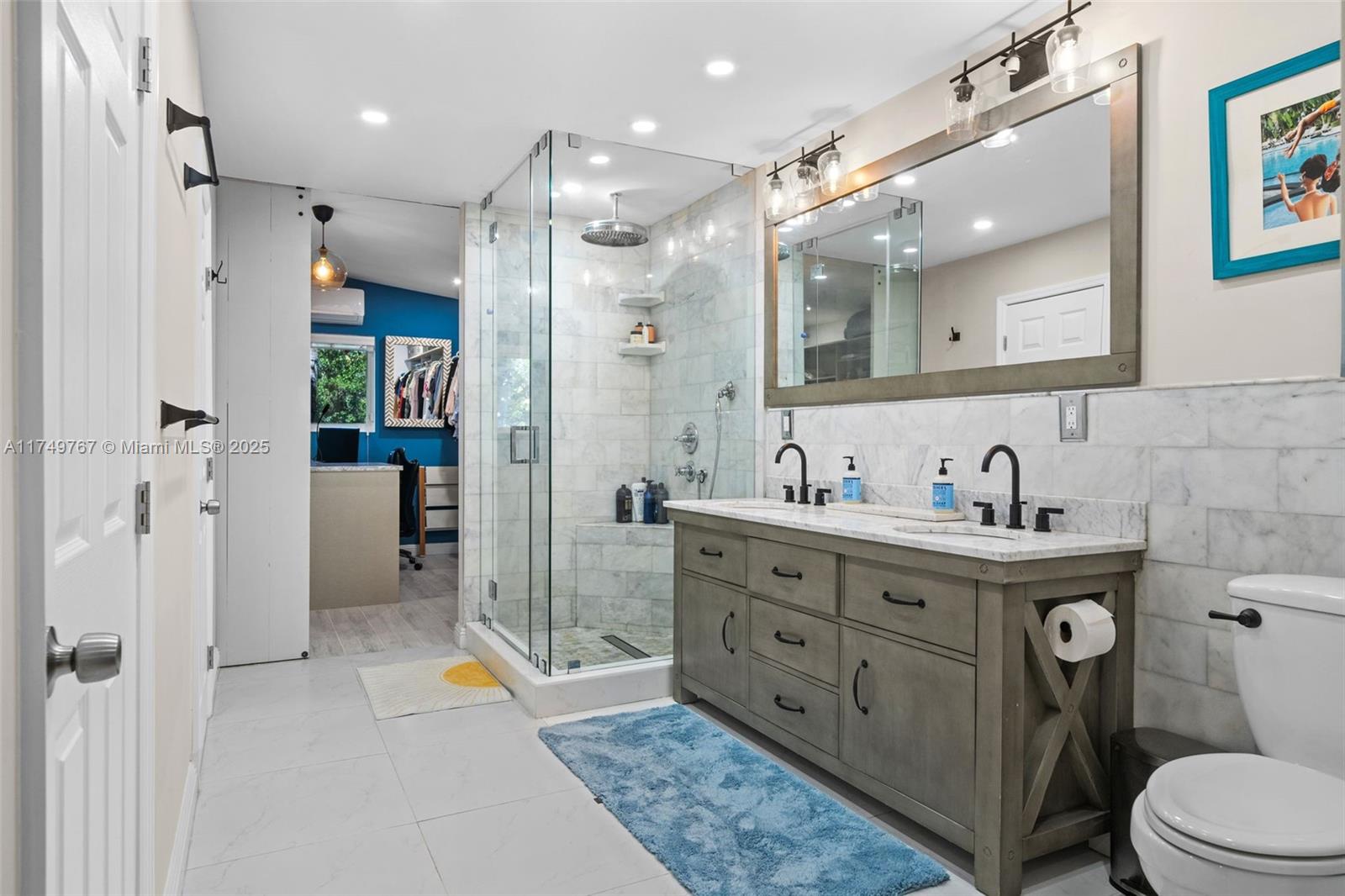 HOLLYWOOD LAKES SECTION - Residential