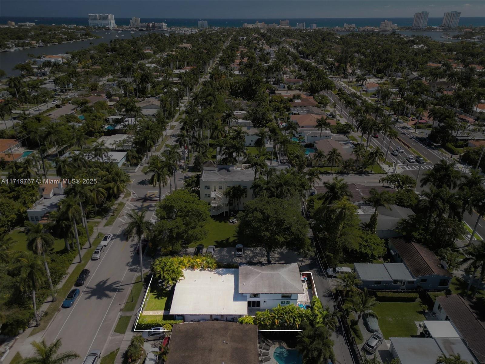 HOLLYWOOD LAKES SECTION - Residential