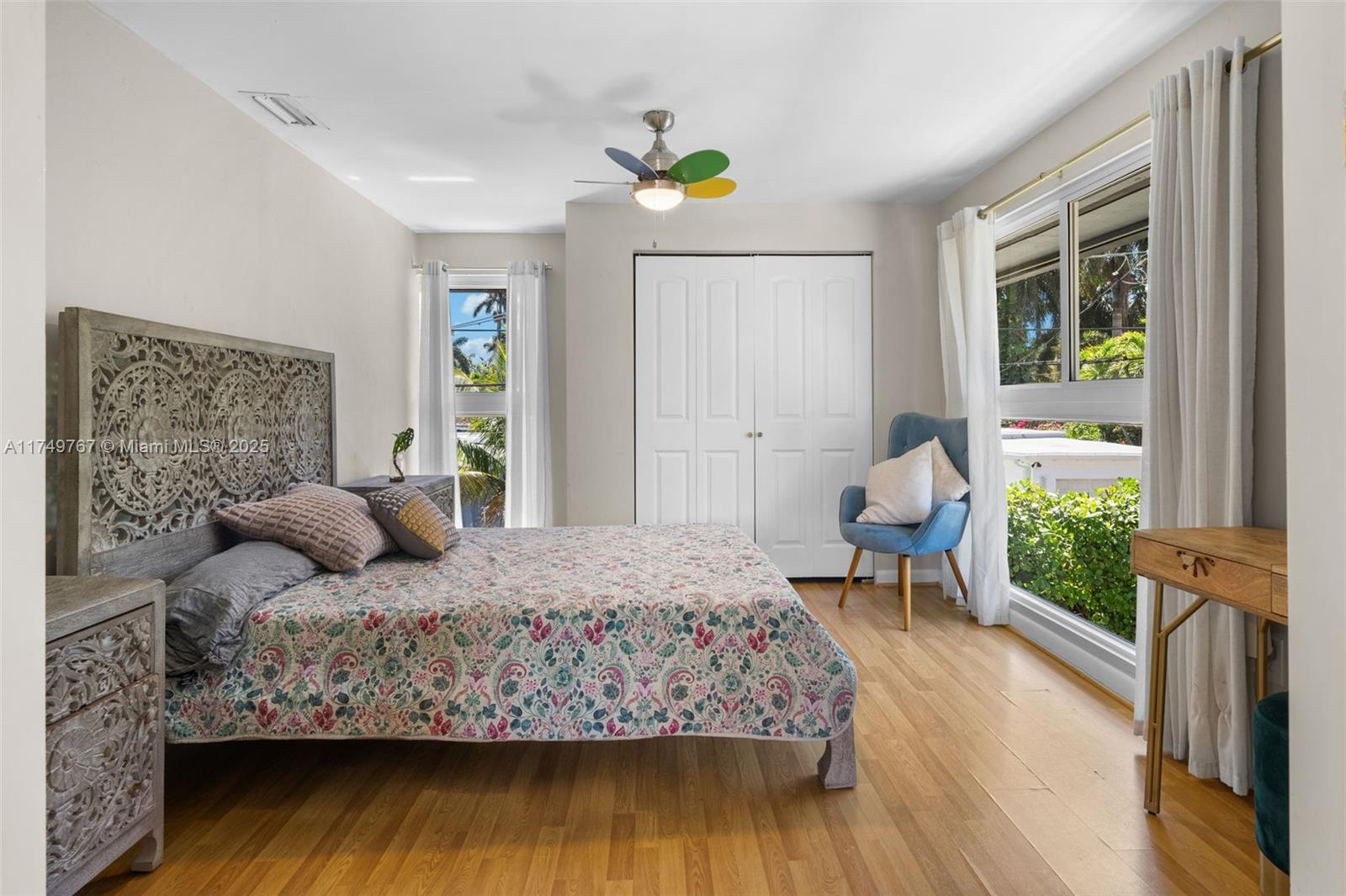 HOLLYWOOD LAKES SECTION - Residential