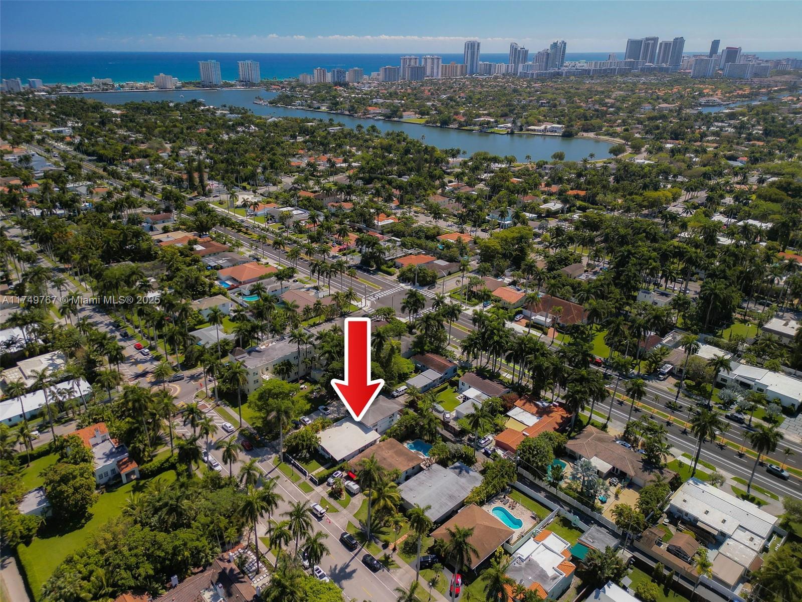 HOLLYWOOD LAKES SECTION - Residential