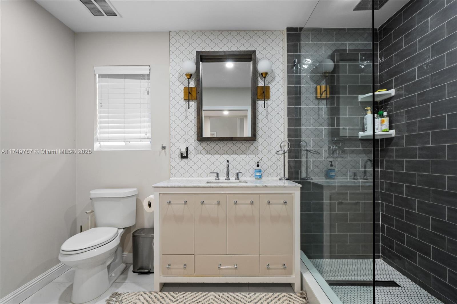 HOLLYWOOD LAKES SECTION - Residential