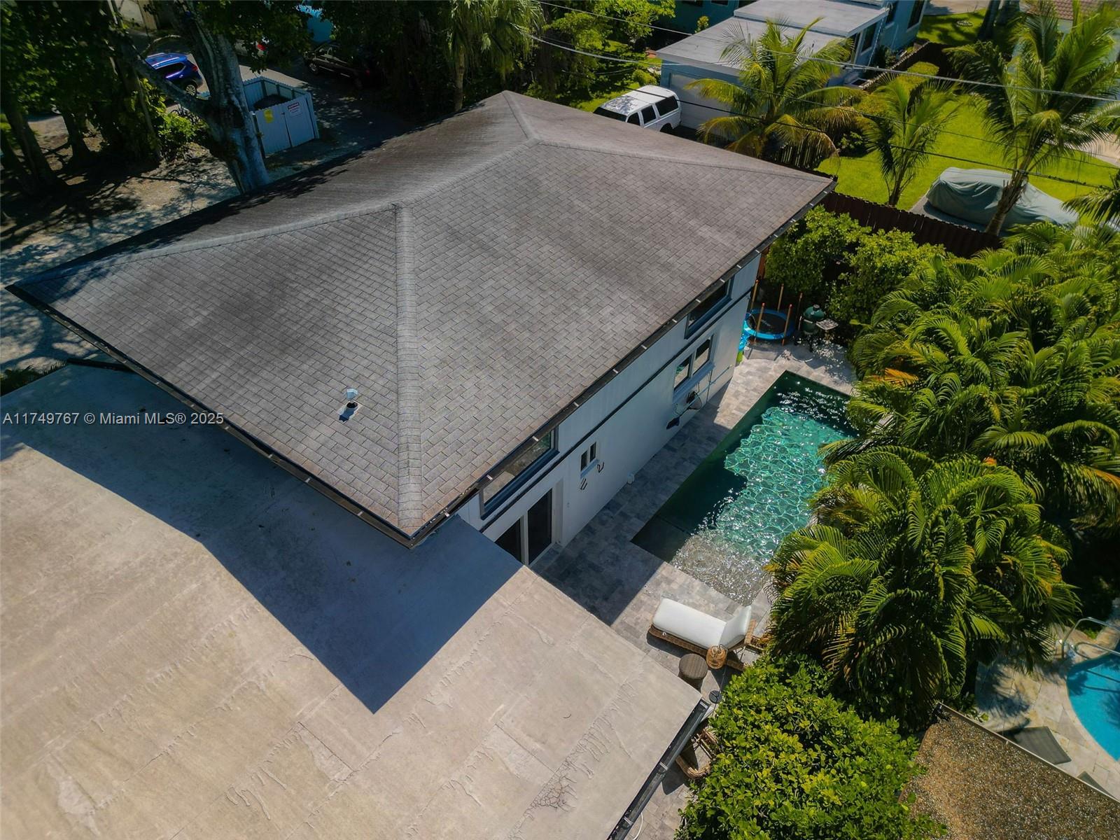 HOLLYWOOD LAKES SECTION - Residential