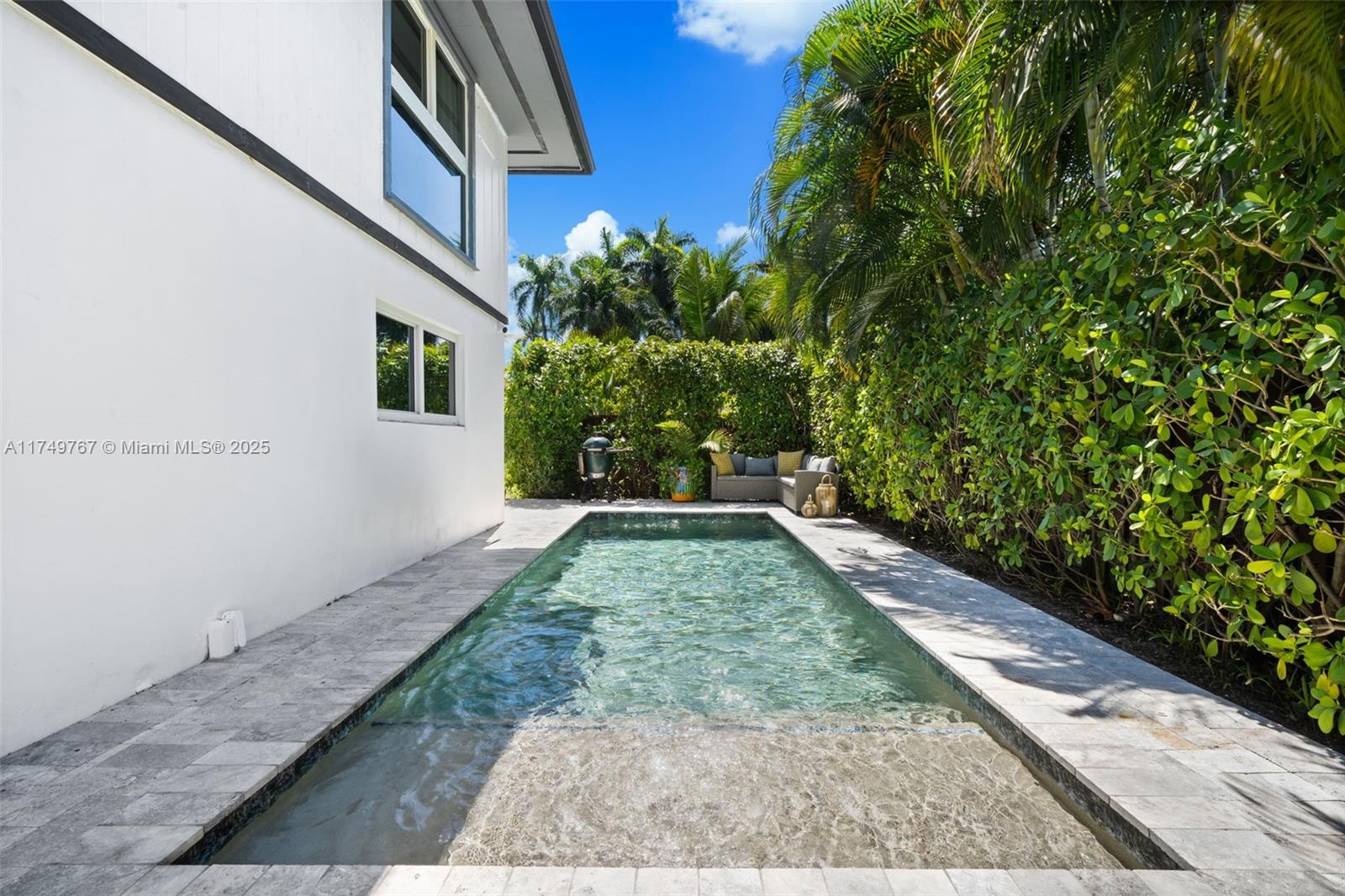 HOLLYWOOD LAKES SECTION - Residential