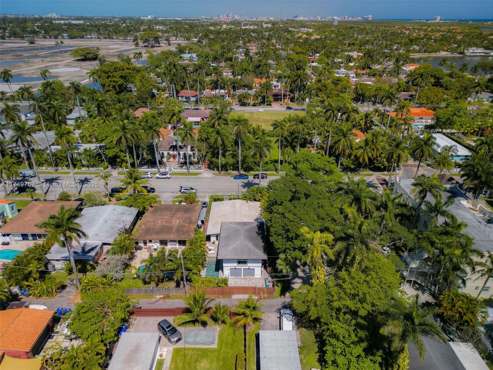 HOLLYWOOD LAKES SECTION - Residential