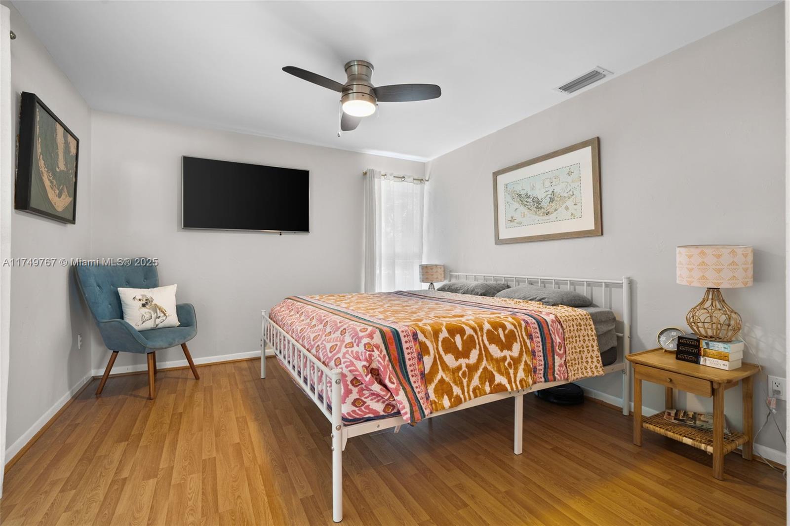 HOLLYWOOD LAKES SECTION - Residential