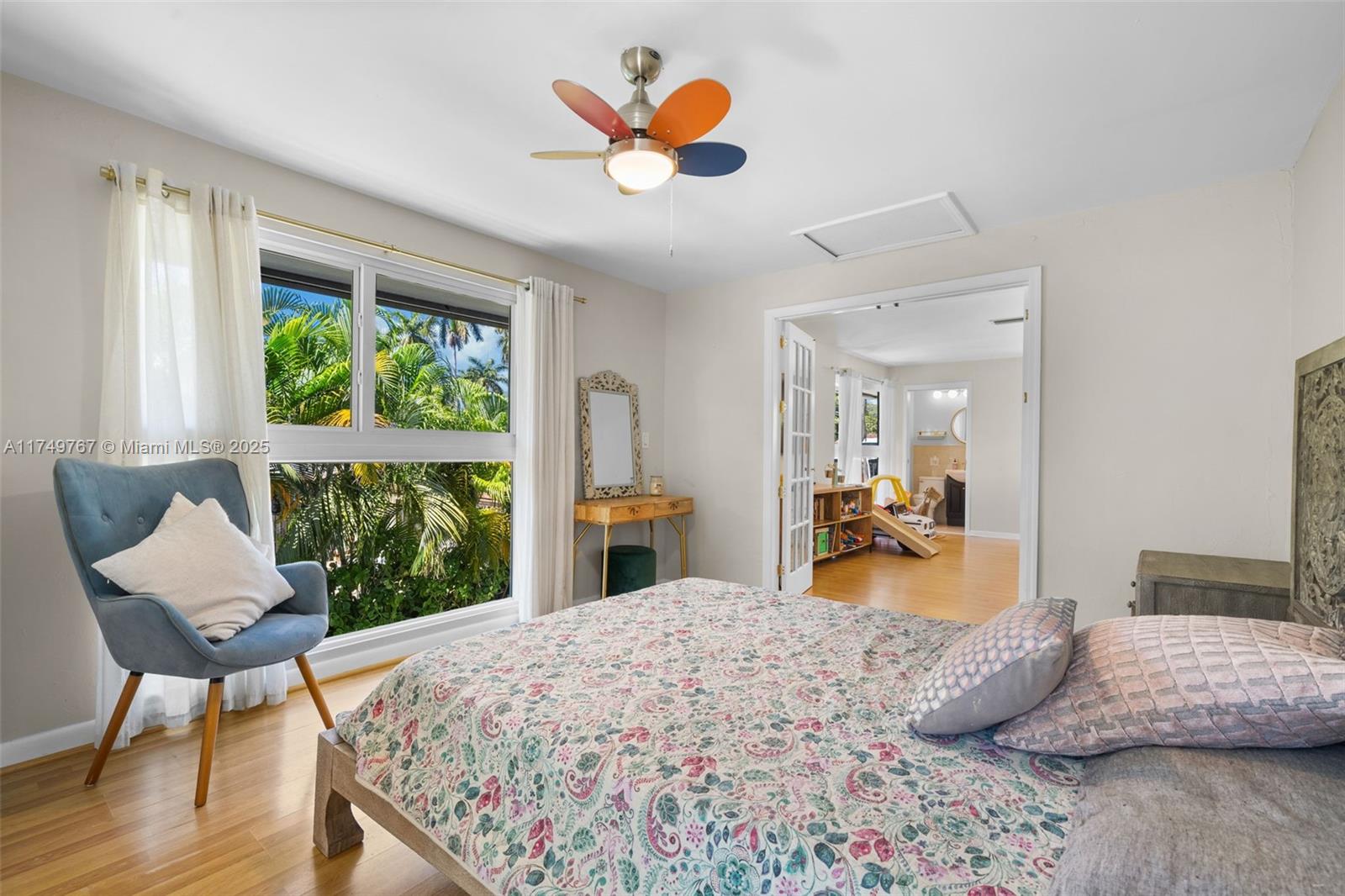 HOLLYWOOD LAKES SECTION - Residential