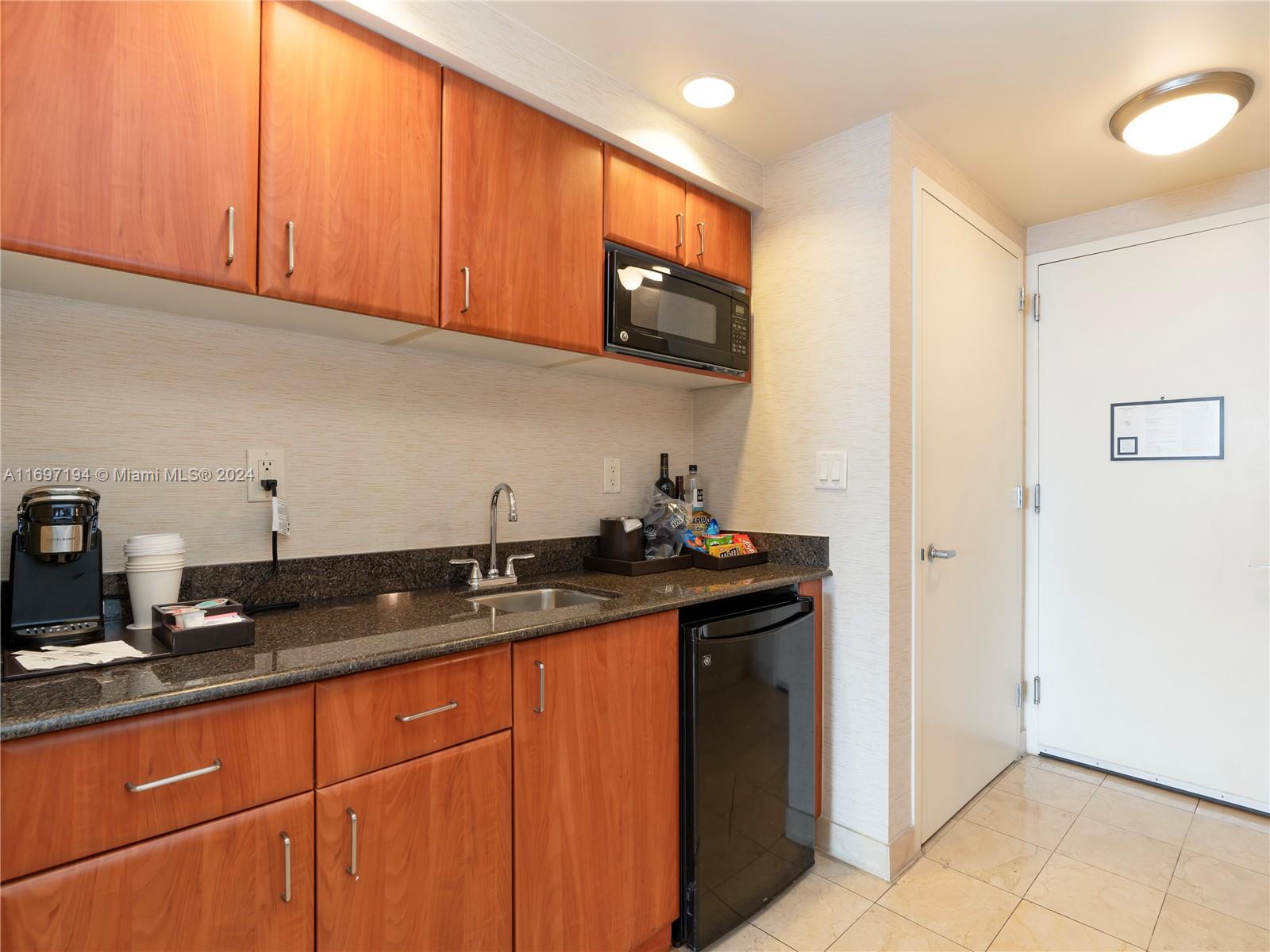 View photos, virtual tours, details... 18001 Collins Ave 1401