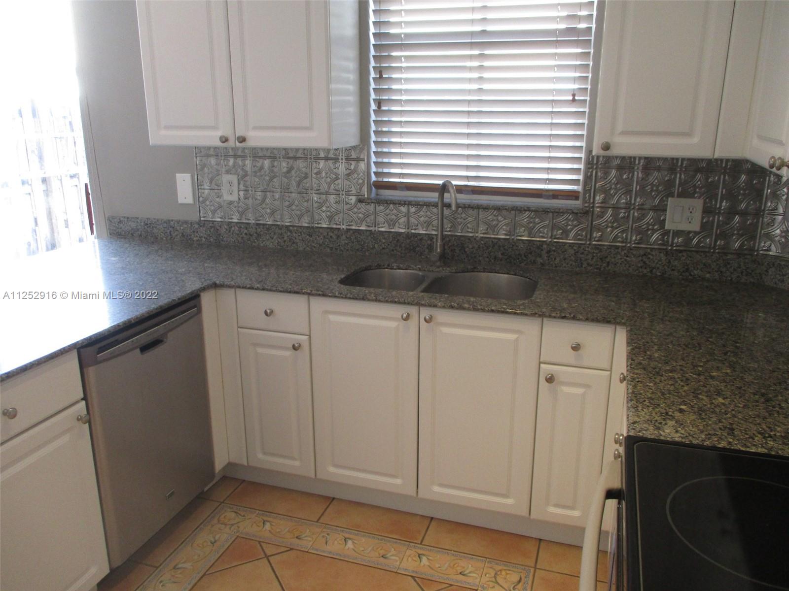 COSTA DORADA - Residential