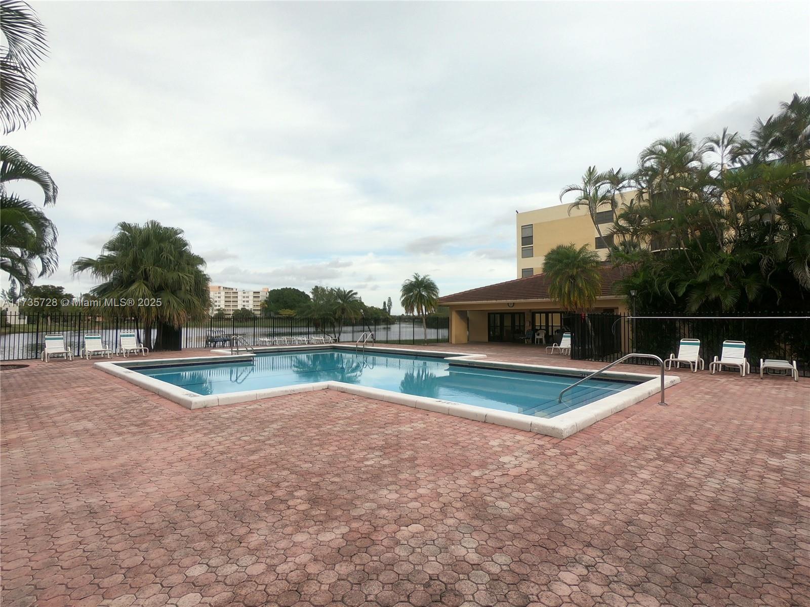 ISLES OF INVERRARY II CON - Residential