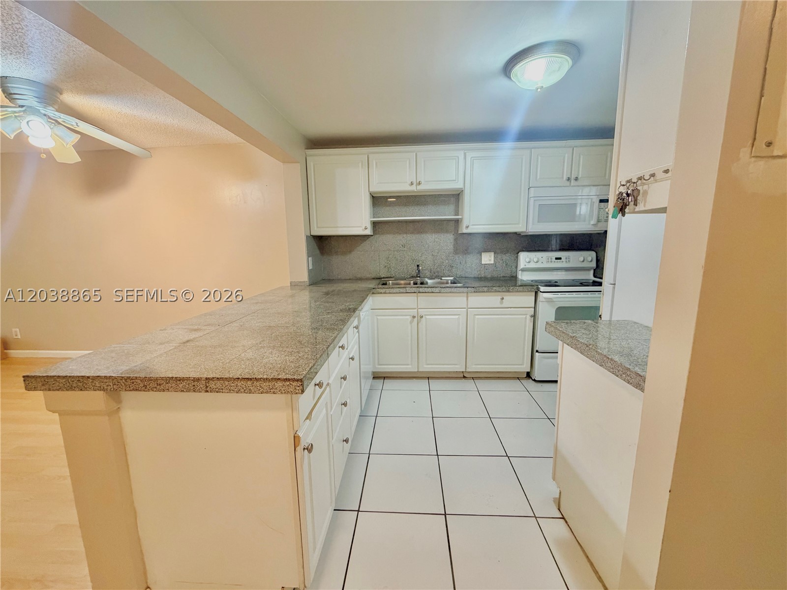 2320 S Cypress Bend Dr 206