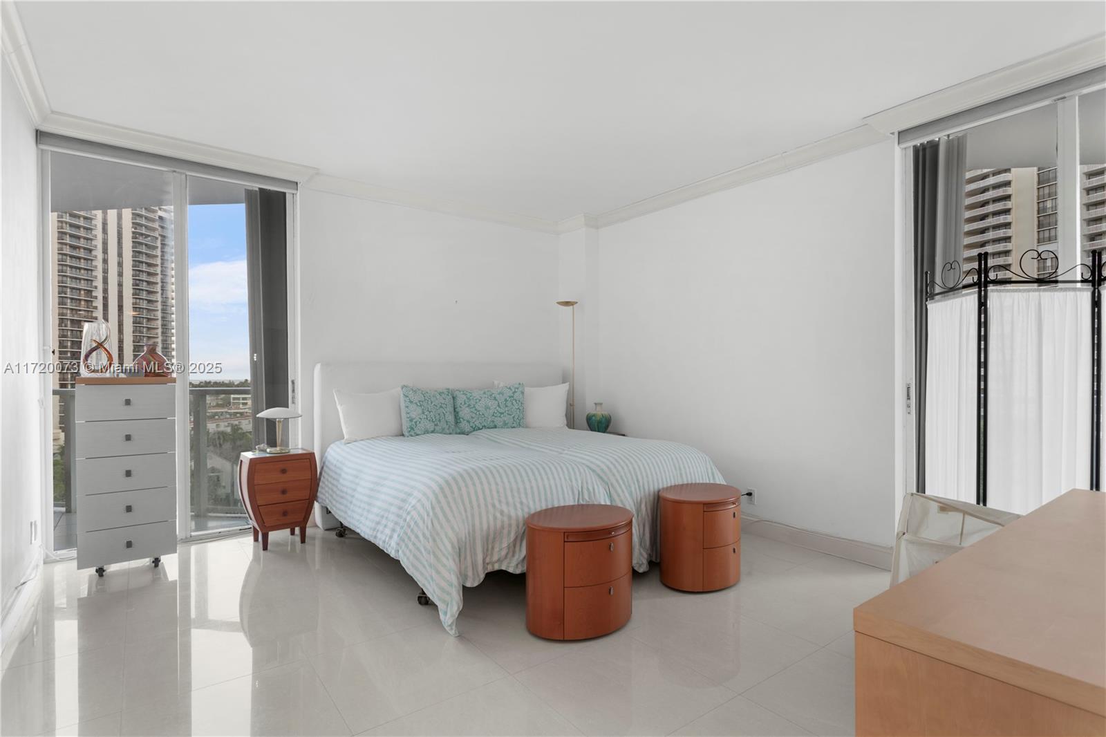 MARINA TOWER CONDO - Residential