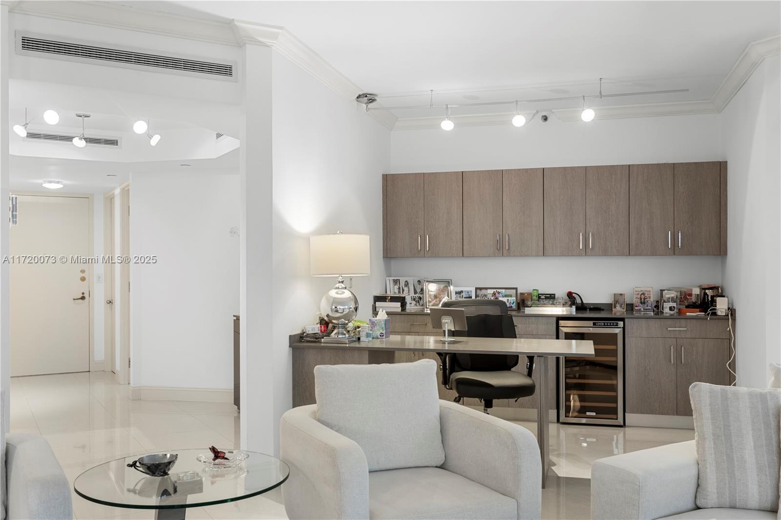 MARINA TOWER CONDO - Residential