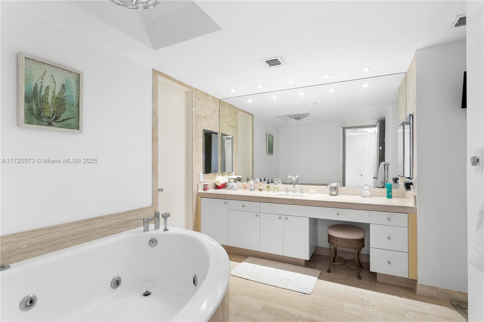 MARINA TOWER CONDO - Residential