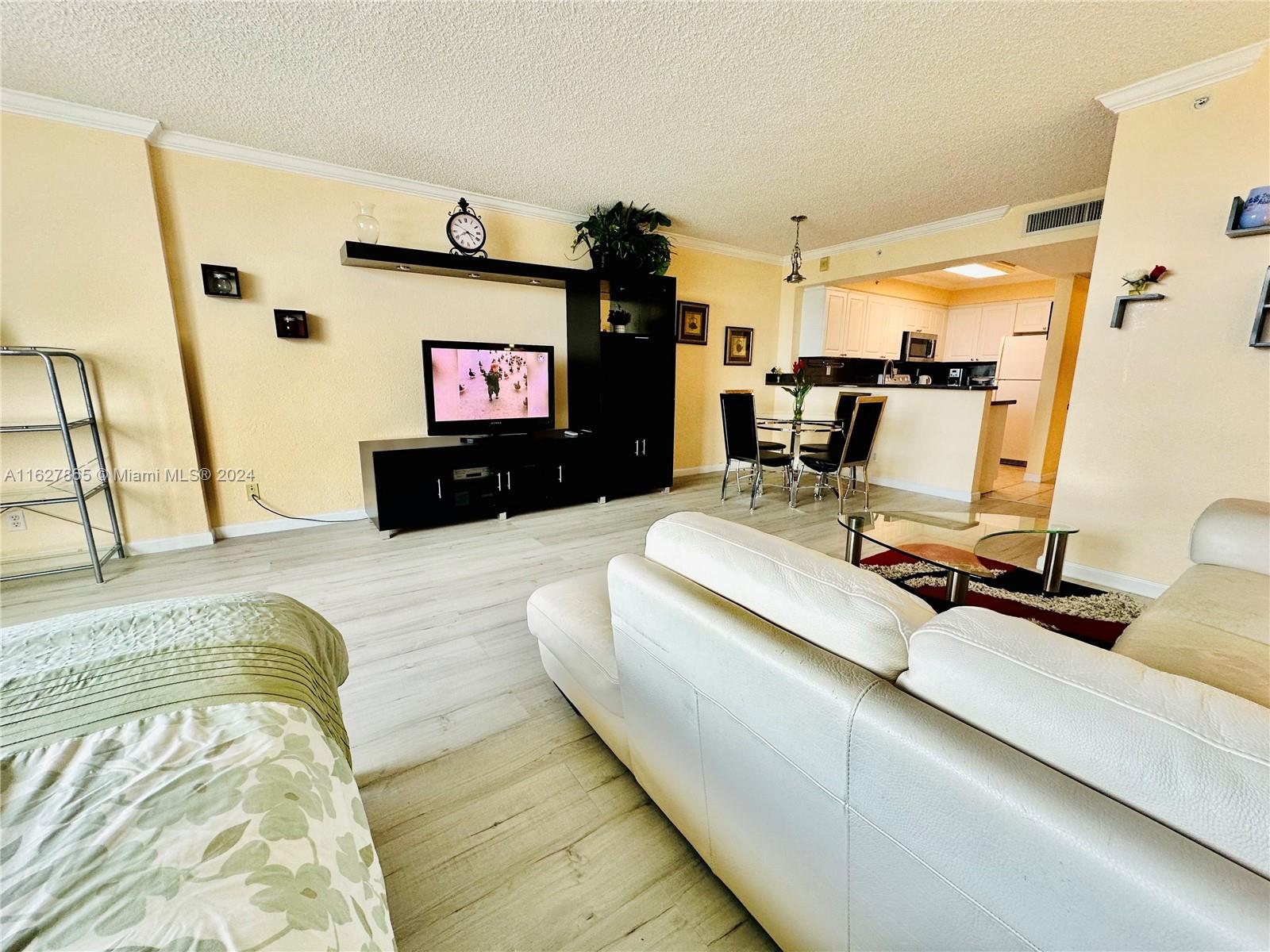 WAVE CONDO - Residential Lease