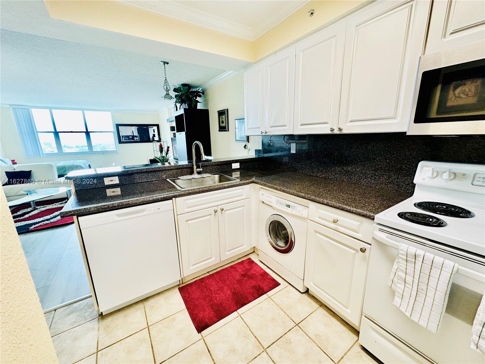 WAVE CONDO - Residential Lease