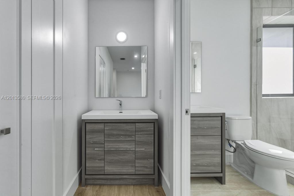 OAKS PLACE - Residential