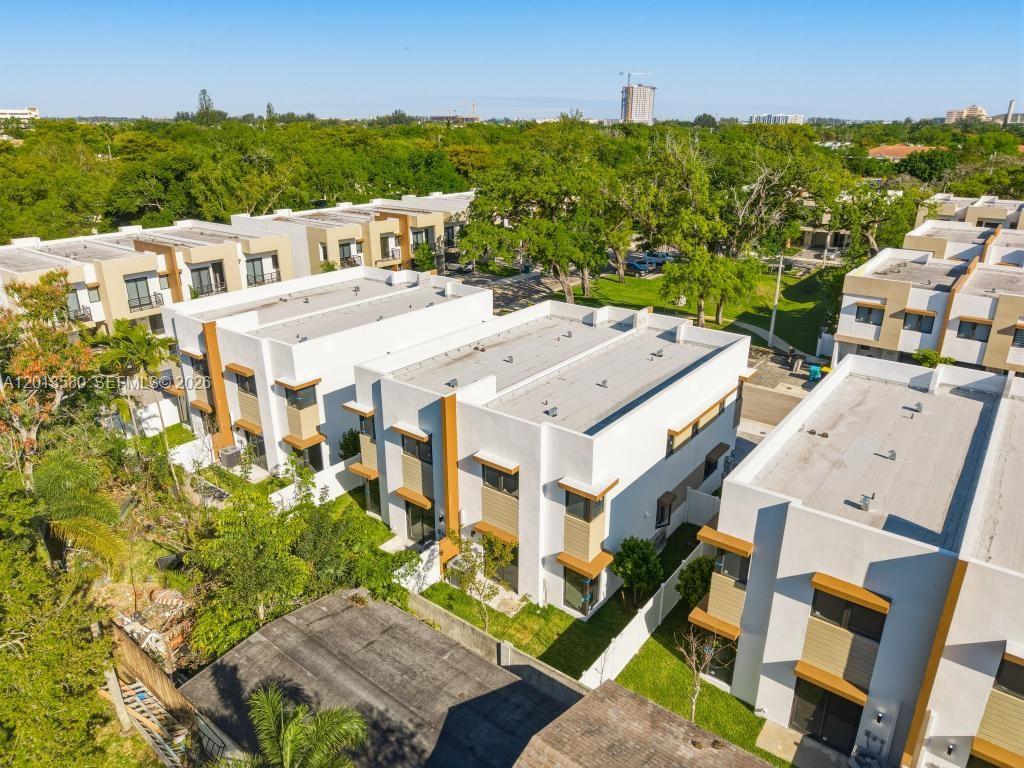 OAKS PLACE - Residential