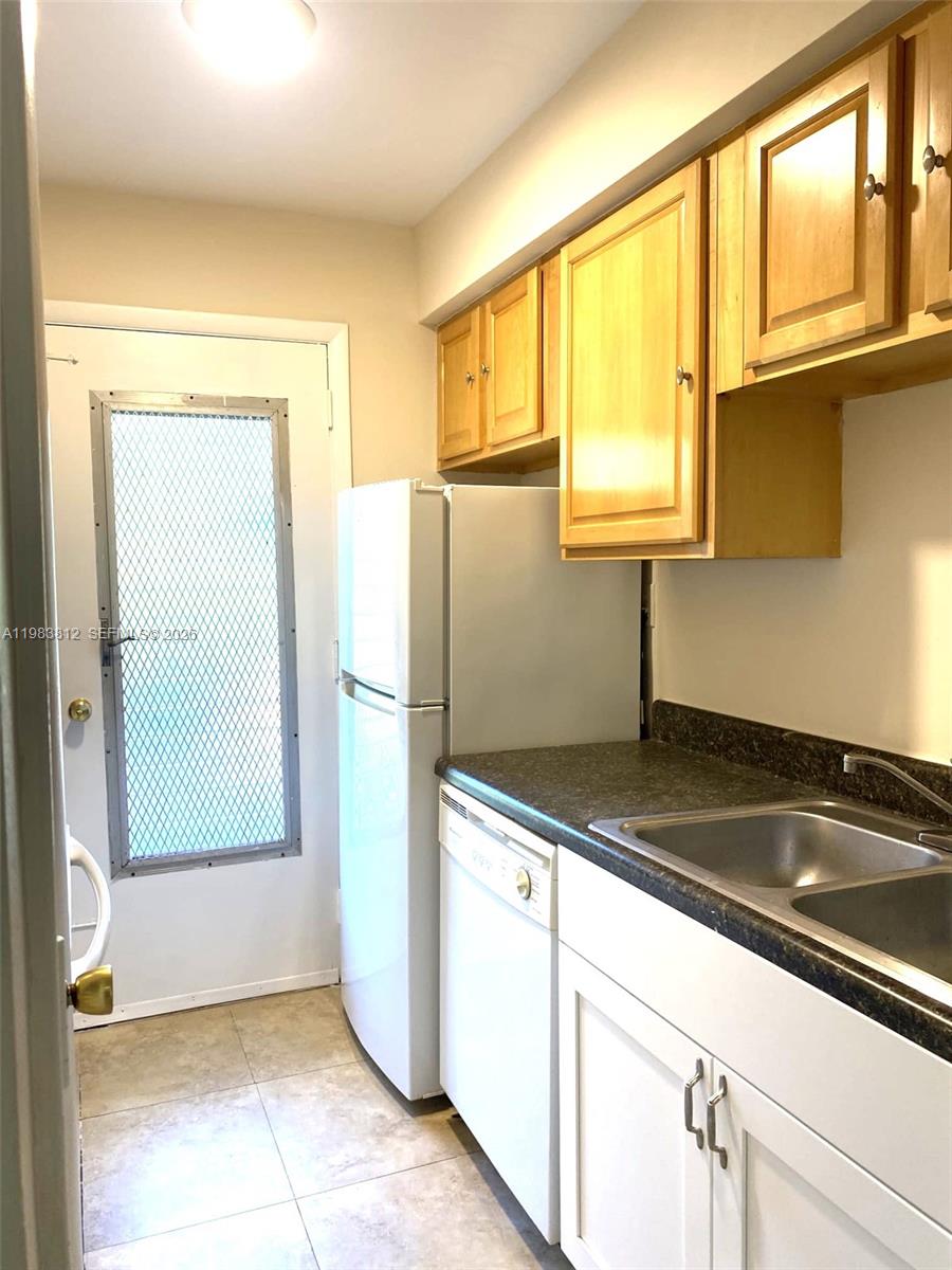 TOWN & COUNTRY APTS CONDO - Residential